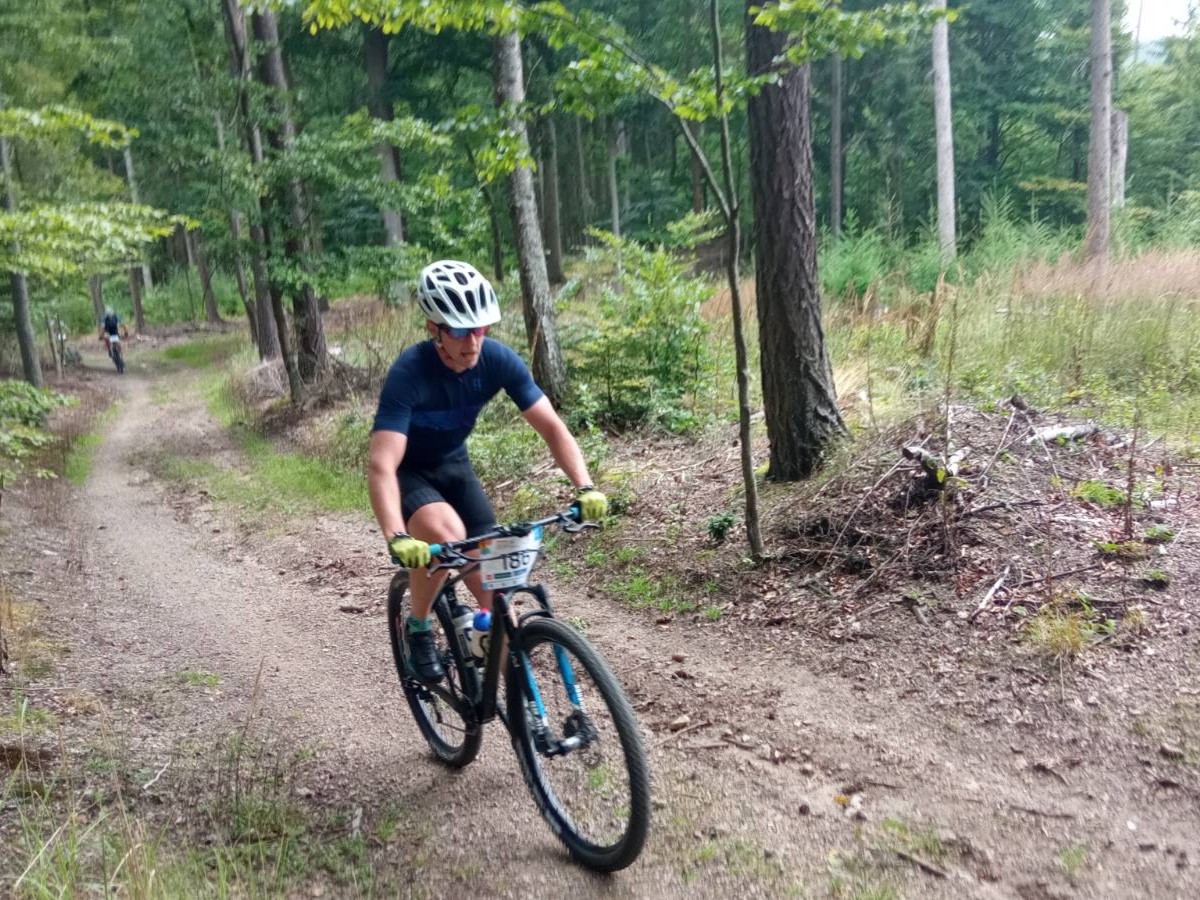 Karlovarský AM Bikemaraton 2025 – Královská trať, která prověří vše